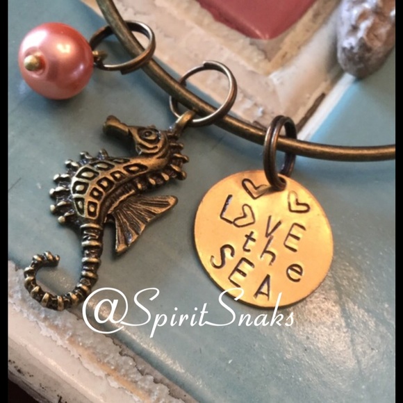 💛Love the Sea💛Seahorse Bangle💛