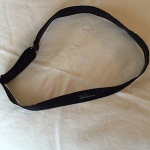 Black Lululemon headband