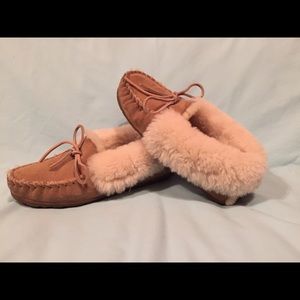 L.L. Bean "wicked good moccasin" slippers. Sz 9.
