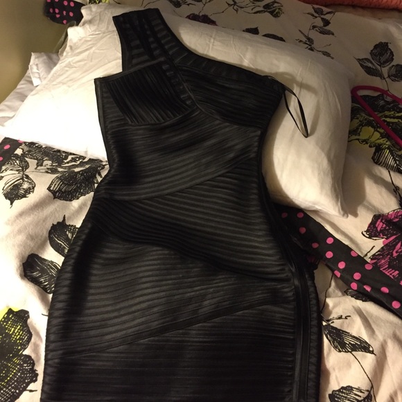 BCBG Maxazria bandage black Tarzan dress