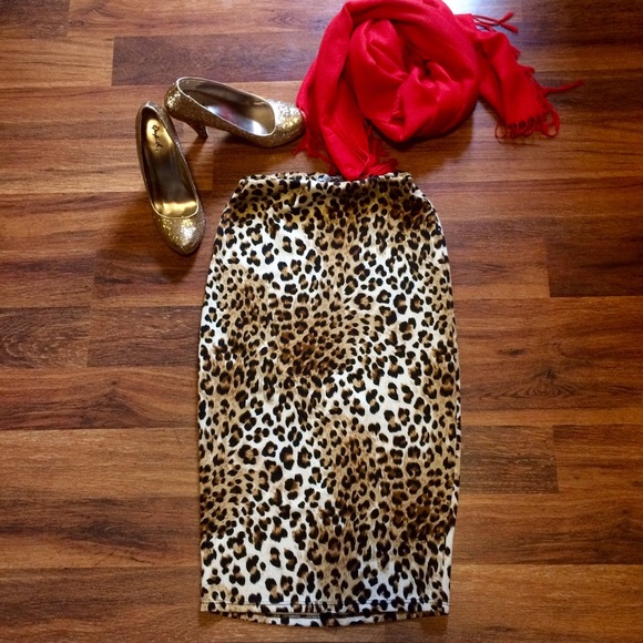 Charlotte Russe Leopard Print Pencil Skirt