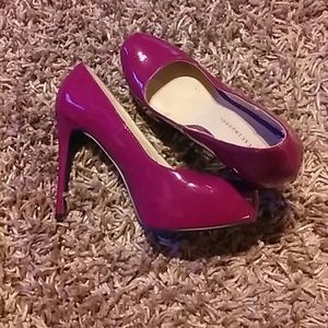 Magenta patent leather pumps. Size 10