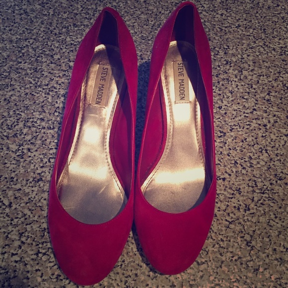 Steve Madden Red Suede Kitten Heels size 10