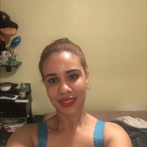 Meet your Posher, Idalia