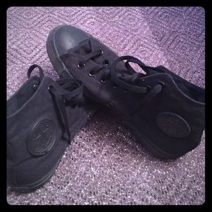 Converse Black high tops sz 9