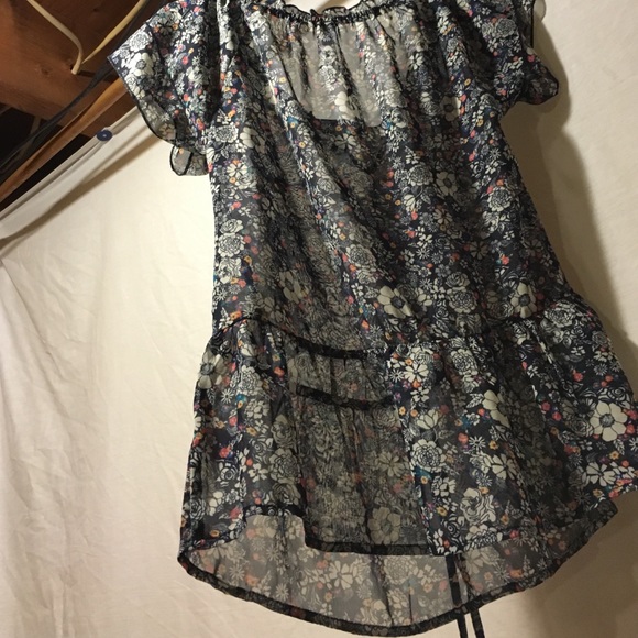 Floral blouse - Picture 3 of 3