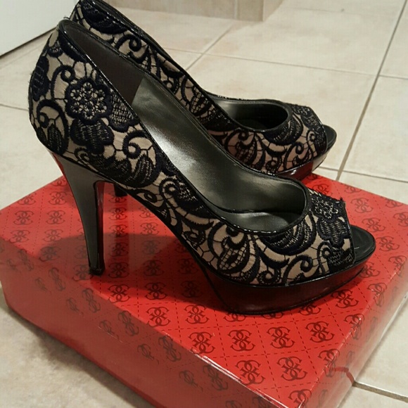 Guess black lace heels - Picture 2 of 4