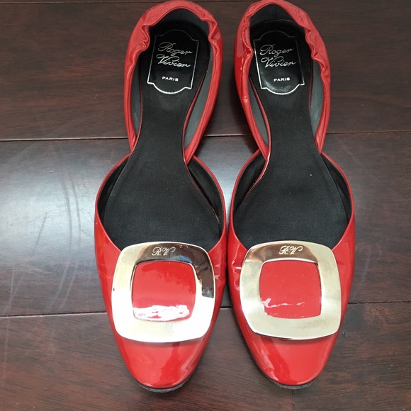 Roger Vivier Flats
