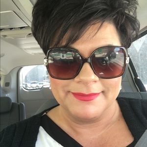 Meet your Posher, Margo