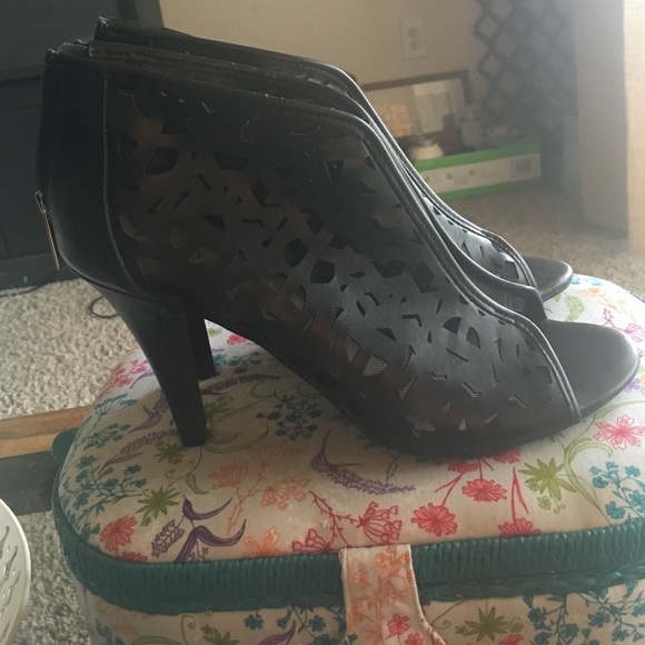 Black bootie heels/sandals