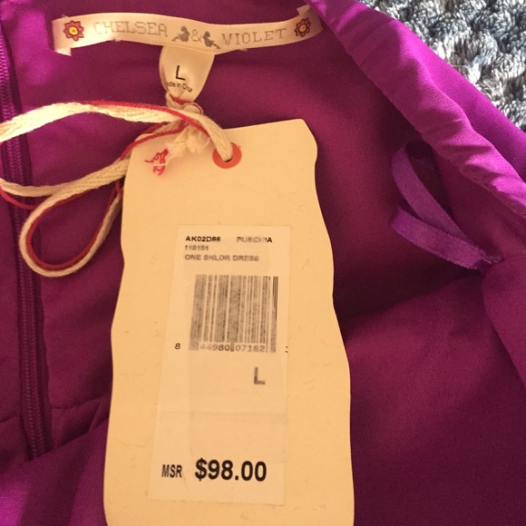 Chelsea and Violet Dress - Picture 3 of 4