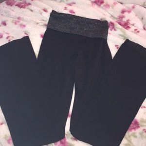 Aerie silver stripped yoga pants