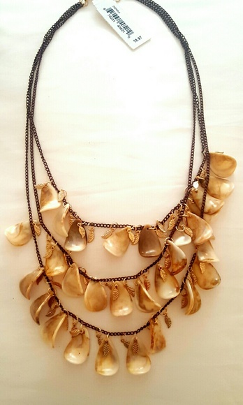 Shell necklace