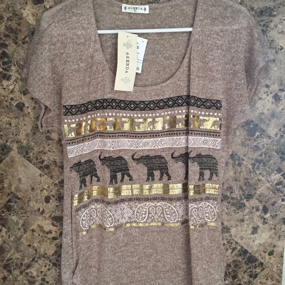 New with tags Agenda Shirt - Size XL