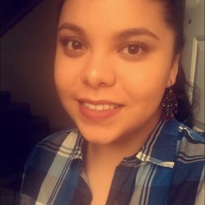 Meet your Posher, Iris