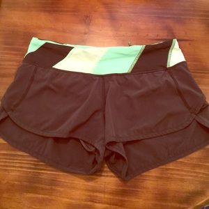 Lululemon speed short with colored waistband