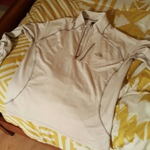 ?Well loves? North face white active top