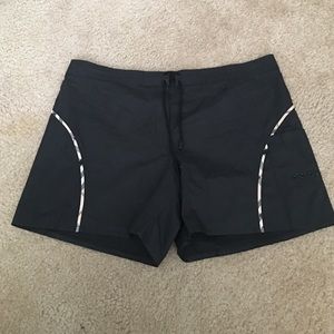 Burberry shorts (L)