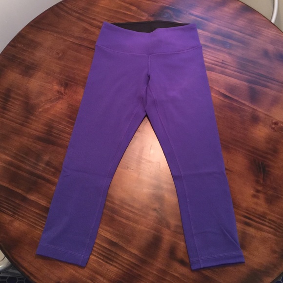 Lululemon reversible crops