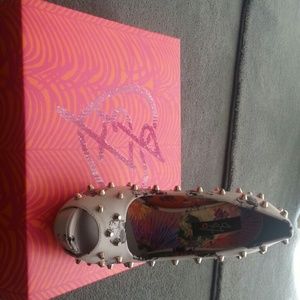 Distant memory peep toe platform