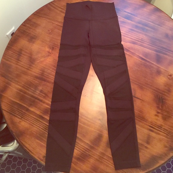 Lululemon tech mesh high times
