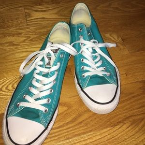 SALE Teal converse👗