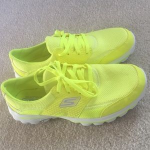 Brand new NEVER BEEN WORN bright yellow sketchers