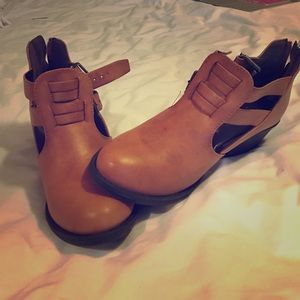Brown ankle booties!!