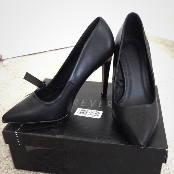 FOREVER 21 black pumps