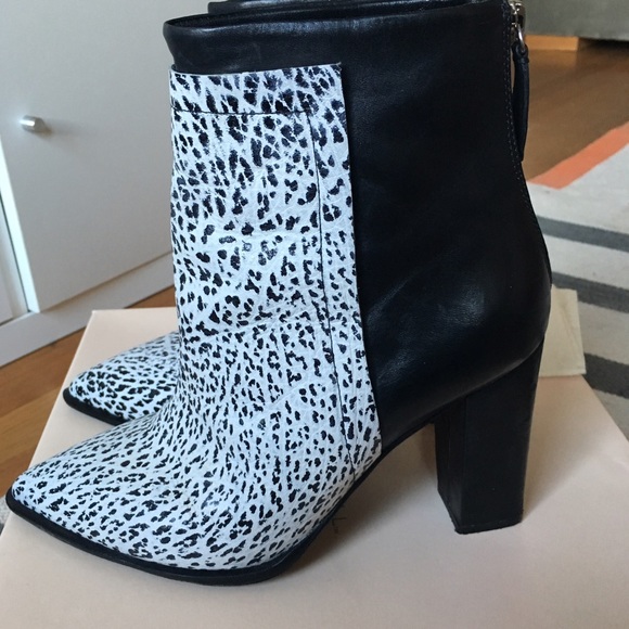 🎉HP🎉 Loeffler Randall Mercer Boot Animal Size 8 - Picture 4 of 4