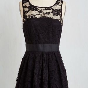 When The Night Comes Dress in Noir