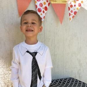 Meet your Posher, April