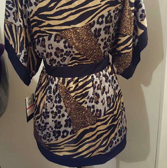 Top - Picture 2 of 2