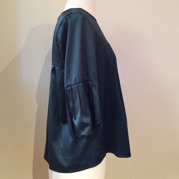 NWOT Forever 21 emerald top - Picture 2 of 3