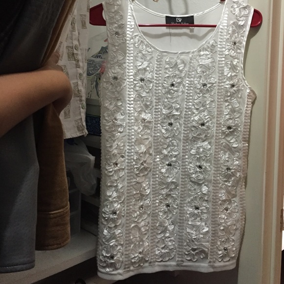 Top - Picture 2 of 4