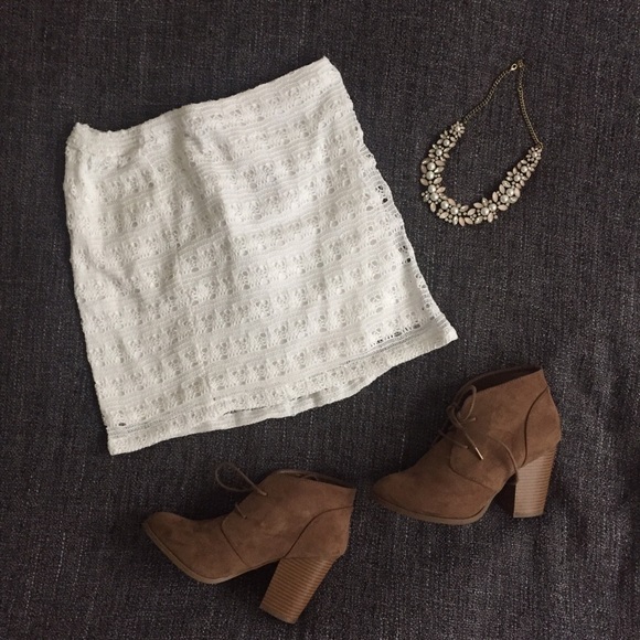 Hollister Laced White Skirt