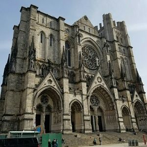 Meet your Posher, Chloe