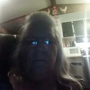 Meet your Posher, Cynthia