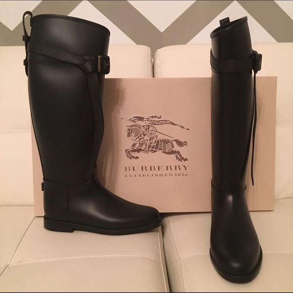 Burberry Shoes - 🇬🇧HP🇬🇧Burberry Rain Riding Boots