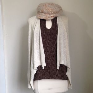 Cream sleeveless cardigan
