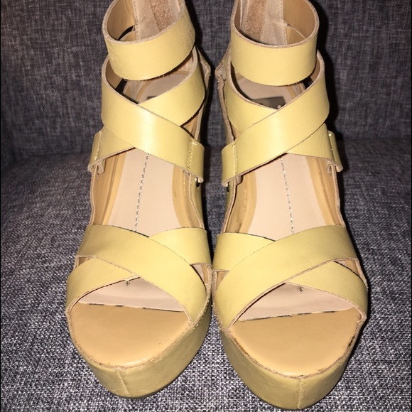 Dolce Vita Nude Wedges - Picture 2 of 4