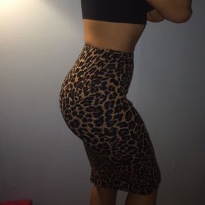 Small Medium leopard animal print skirt