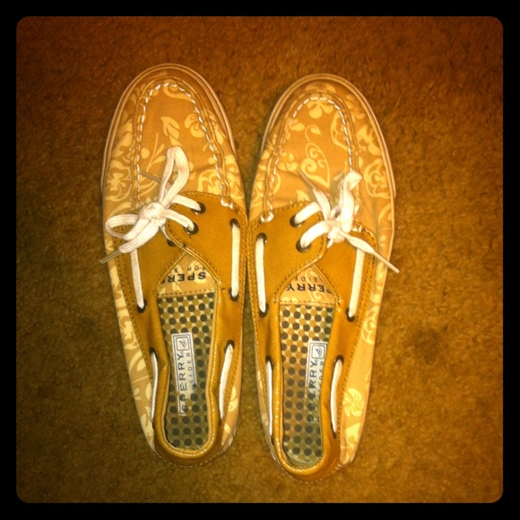 ❗️SOLD❗️SPERRY TOPSIDER SHOES!