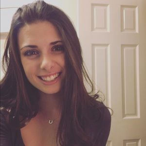 Meet your Posher, Elisa