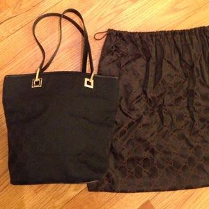 Gucci black monogram bucket bag