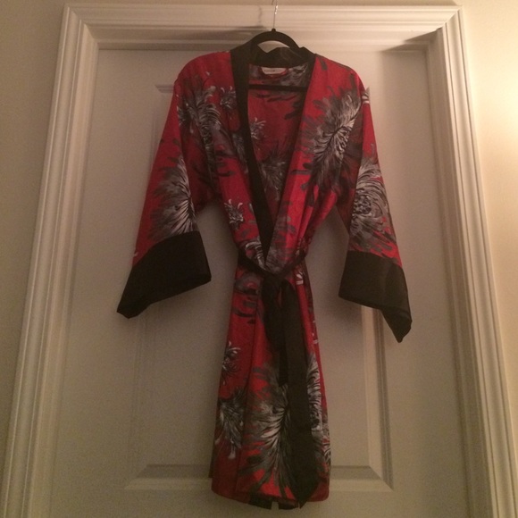 Women's knee length satin robe