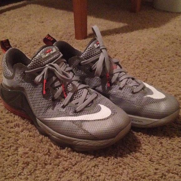 Lowtop lebron 12s - Picture 1 of 4