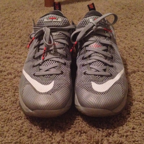 Lowtop lebron 12s - Picture 2 of 4