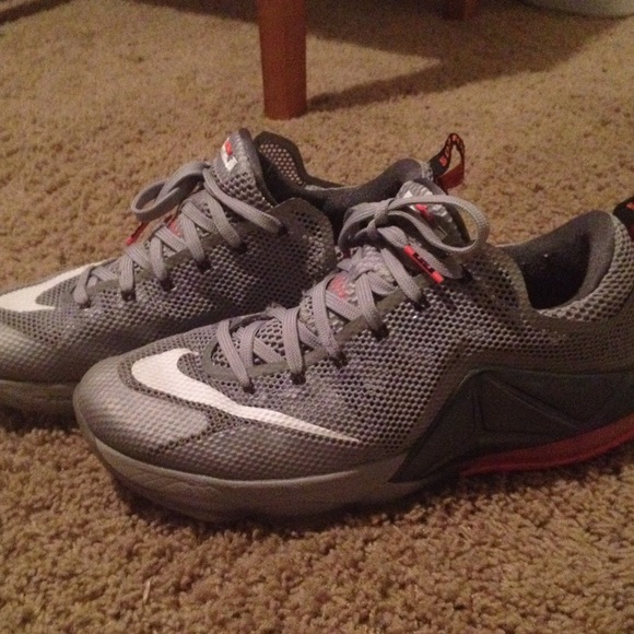 Lowtop lebron 12s - Picture 3 of 4