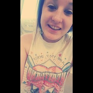 Meet your Posher, Adriann